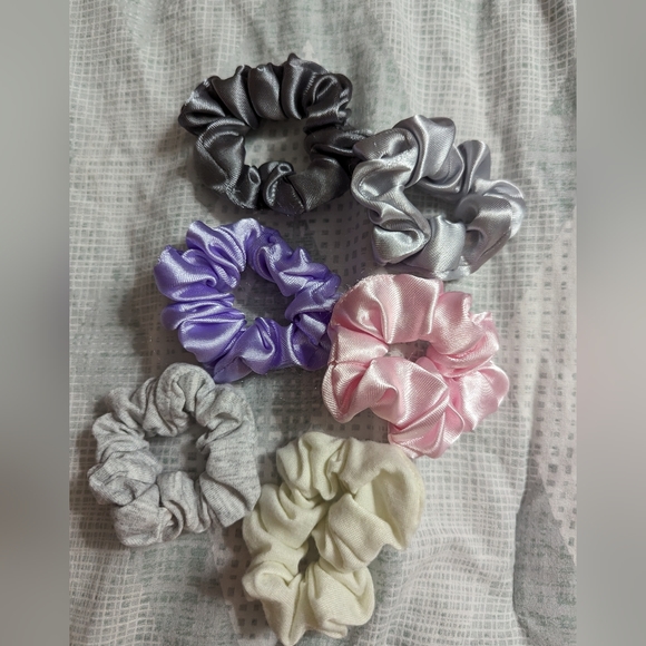 Scrunchies (set of 6) - Picture 3 of 3
